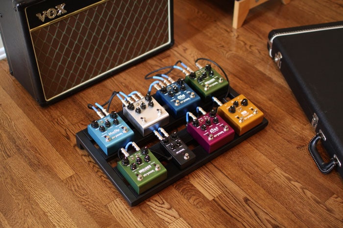 NAMM2010_pedalboard2