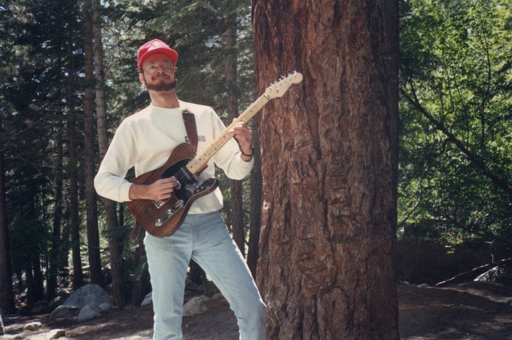 pete_guitar_redwoods