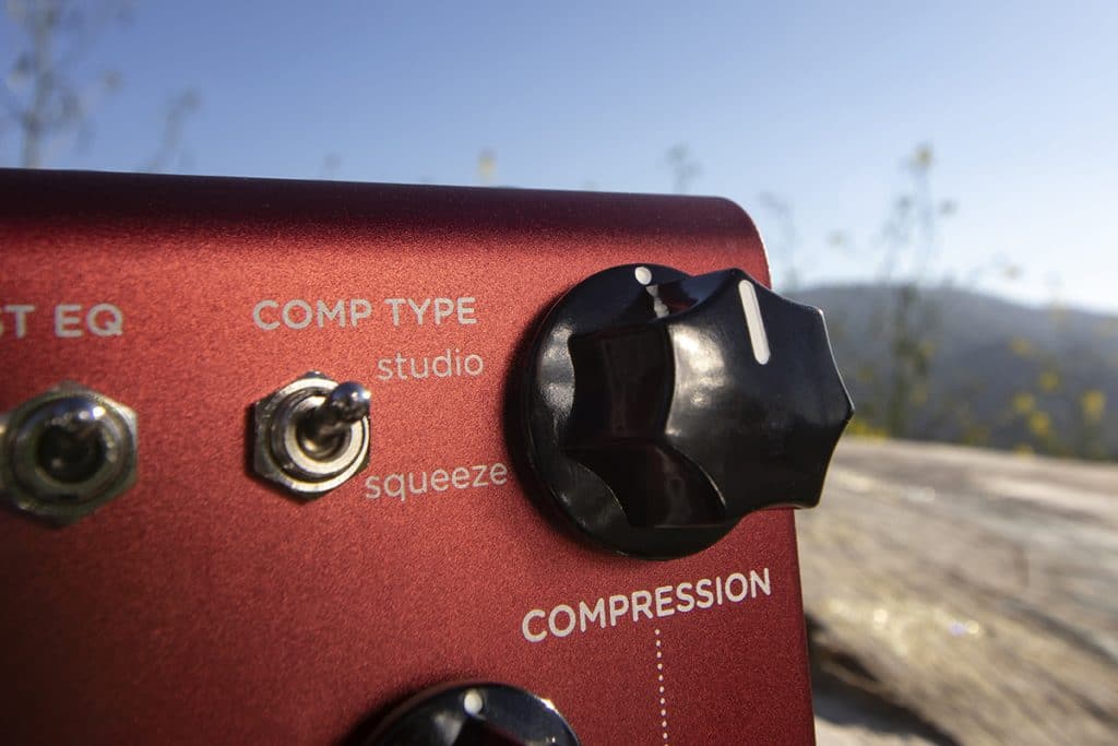 Strymon Compadre Dual Voice Compressor & Clean Boost close up